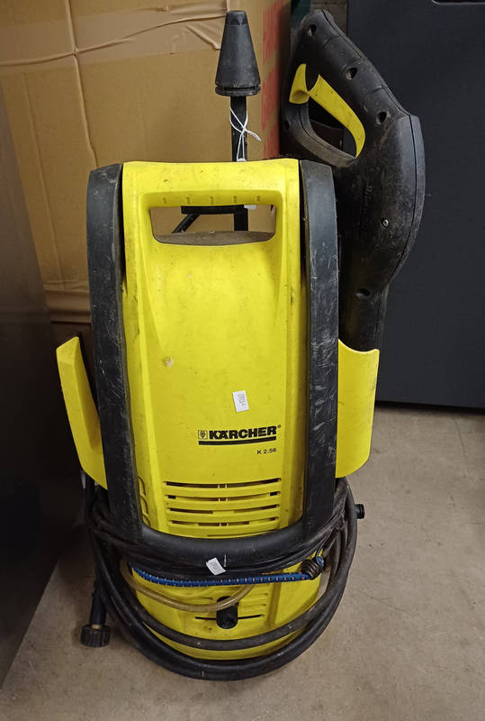 KARCHER POWER WASHER