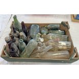 SELECTION OF GLASS BOTTLES TO INCLUDE ROBERT DOUGLAS DUNDEE BOTTLES, USHER EDINBURGH BOTTLE,