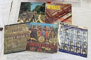 BEATLES RECORDS TO INCLUDE TWO EMI RECORDING ABBEY ROAD PLSM 7088,