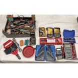 VARIOUS TOOLS TO INCLUDE MULTI METER, SCREWDRIVERS, MICROMETER, RIVET GUN, DRAPER KEY SET,