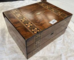 LATE 19TH CENTURY OR EARLY 20TH CENTURY PARQUETRY INLAID WRITING SLOPE, 30.