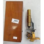 STUDENTS MICROSCOPE WITH FITTED WOODEN CASE