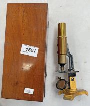 STUDENTS MICROSCOPE WITH FITTED WOODEN CASE