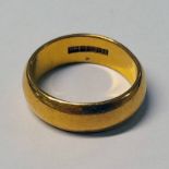 22CT GOLD WEDDING BAND - RING SIZE J, 6.