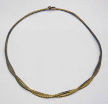 9KT GOLD FLAT LINK TWIST NECKLACE - 16.