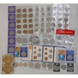 SELECTION OF VARIOUS WORLD COINS AND MEDALS TO INCLUDE UK COMMEMORATIVE CROWNS,