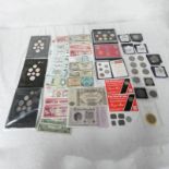 GOOD SELECTION OF VARIOUS COINS AND BANKNOTES TO INCLUDE 31 X ROYAL BANK OF SCOTLAND £1 NOTES WITH