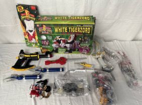 MIGHTY MORPHIN POWER RANGERS WHITE TIGERZORD & WHITE RANGER TOGETHER WITH GLOVES & LOOSE FIGURES,