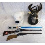 SELECTION OF TOY GUNS & SOFT TOY ANIMAL HEADS.