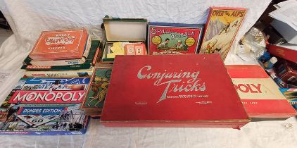 VARIOUS VINTAGE BOARD GAMES & JIGSAW PUZZLES INCLUDING TUMBLETTE, OVER THE ALPS,