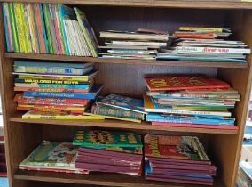 VARIOUS CHILDRENS ANNUALS & BOOKS