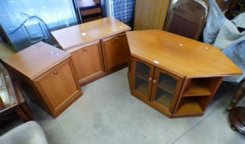 SUTCLIFFE TEAK 3 PIECE LOW LIVING ROOM UNIT WITH 2 GLAZED PANEL DOORS & 3 PANEL DOORS OPENING TO