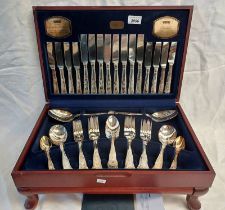 MAHOGANY CANTEEN VINERS SILVER PLATED KINGS ROYALE CUTLERY