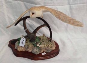 BORDER FINE ARTS FIGURE OF BARN OWL IN FLIGHT 38 CM WIDE