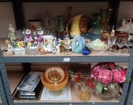 VARIOUS PORCELAIN FIGURES INCLUDING COALPORT LEONARDO, ETC PARKER PENS, VARIOUS ART GLASS,