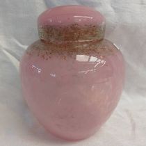 PINK AND GOLD MONART LIDDED VASE WITH MONART LABEL TO BASE.