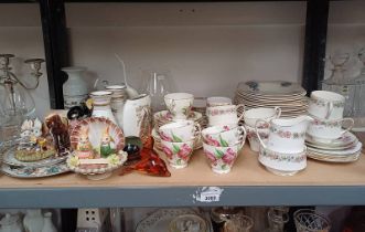 VARIOUS PORCELAIN TEAWARE, VARIOUS GLASSWARE, PORCELAIN DINNERWARE,