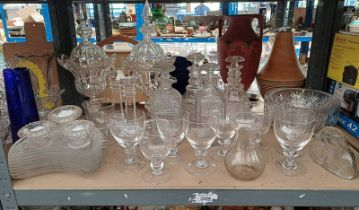 SELECTION 19TH CENTURY AND OTHER CUT GLASS INCLUDING 2 LIDDED COMPORTS, GLASSES,