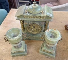 19TH CENTURY GREEN HARD STONE CLOCK WITH GILT METAL FACE AND CORINTHIAN COLUMNS WITH A PAIR OF SIDE