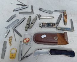 SELECTION OF POCKET KNIVES & WHISTLES TO INCLUDE ACME DOG WHISTLE, ACME SCOUT,