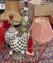 SELECTION OF TABLE LAMPS TO INCLUDE A GILT AND HARDSTONE LAMP,