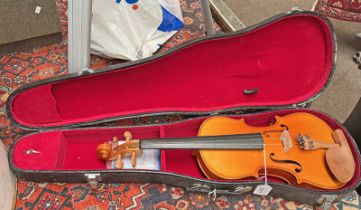 VIOLIN WITH 35CM LONG 2 PIECE BACK,