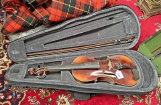 VIOLIN WITH 36CM LONG 2 PIECE BACK WITH BOW IN CASE