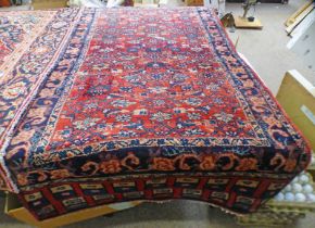 RED GROUND HAND WOVEN PERSIAN SAROUK RUG WITH ALL OVER UNIQUE DESIGN 200 X 110CM