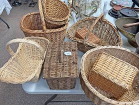 SELECTION OF WICKER BASKETS ETC