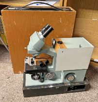 WATSON HILUX 70 ELEXTRIC MICROSCOPE IN CASE