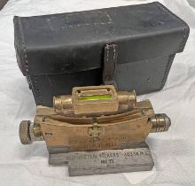 WW2 VICKERS MG CLINOMETER AND CASE DATED 1944