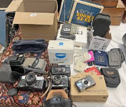 SELECTION OF CAMERAS, ETC TO INCLUDE A RANK MAMIYA CAMERA WITH 40MM LENS, EXAKTA TC500 CAMERA,