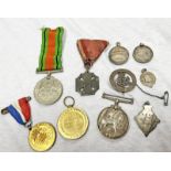 WW1 VICTORY AND 1914-1918 MEDALS TO 110886 GNR W J MC GEORGE ROYAL ARTILLERY, WW2 DEFENCE MEDAL,