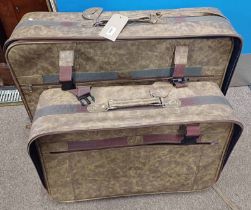 SET OF 2 SUITCASES
