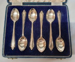 CASED SET OF 6 SILVER TEASPOONS,