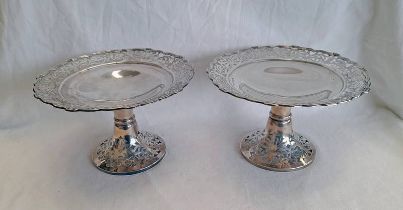 PAIR OF EDWARDIAN SILVER TAZZAS WITH PIERCED BORDERS & BASES BY THE ALEXANDER CLARK MANUFACTURING