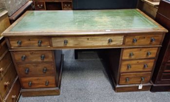 19TH CENTURY MAHOGANY TWIN PEDESTAL DESK WITH LEATHER INSET TOP AND 3 FRIEZE DRAWERS OVER 2 STACKS