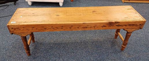 GILLIES PINE BENCH ON TURNED SUPPORTS LENGTH 124 CM X WIDTH 30 CM