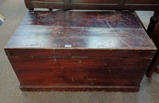 PINE KIST 46 CM TALL X 91 CM LONG Condition Report: The lot has age related marks,