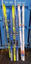 3 PAIRS OF SKIS