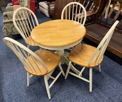 CIRCULAR PEDESTAL KITCHEN TABLE WITH 4 SPREADING SUPPORTS & SET OF 4 SPINDLE BACK CHAIRS.