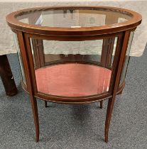 19TH CENTURY INLAID MAHOGANY OVAL GLAZED CABINET WITH GLASS SHELF TO INTERIOR ON SHAPED SUPPORTS -