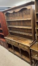 19TH CENTURY OAK WELSH DRESSER WITH PLATE RACK BACK OVER 3 DRAWERS ON TURNED SUPPORTS - 154CM WIDE