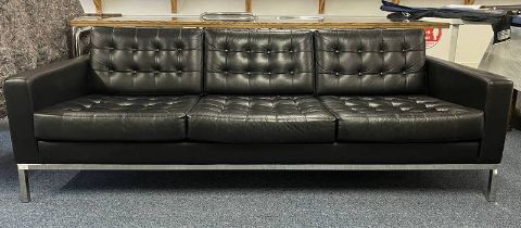 MID 20TH CENTURY BUTTONED BLACK LEATHER & CHROME 2 SEATER SETTEE IN THE STYLE OF ROBIN DAY