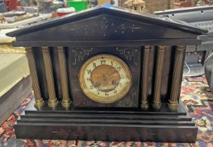 BLACK SLATE MANTLE CLOCK WITH CORINTHIAN COLUMNS TO FRONT