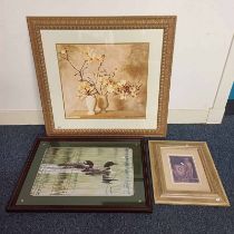 GILT FRAMED PICTURE OF VASES OF FLOWERS 54 X 58 CM,