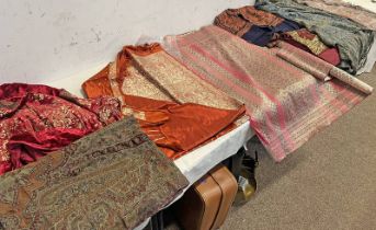 SELECTION OF INDIAN AND MIDDLE EASTERN FABRICS TO INCLUDE VARIOUS WITH GOLD BULLION THREADS ETC IN