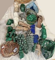 SELECTION OF STONE ORNAMENTS TO INCLUDE CUT AGATE BOOK ENDS, MALACHITE RHINOS, ELEPHANTS,