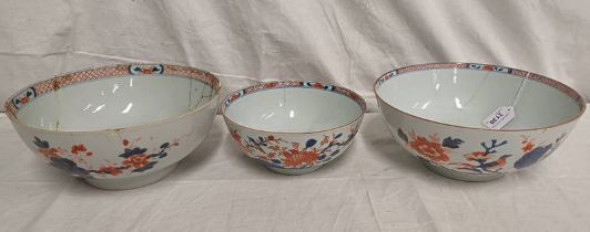 3 CHINESE BOWLS WITH FLORAL DECORATION,