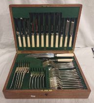 OAK CASED CANTEEN OF SILVER PLATED CUTLERY